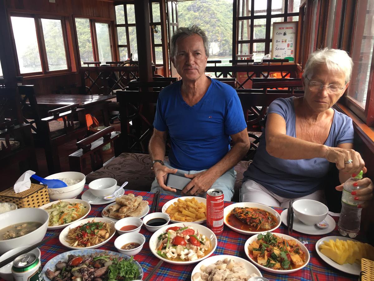 Nam Phuong Hotel Dong Khe Sau Екстер'єр фото